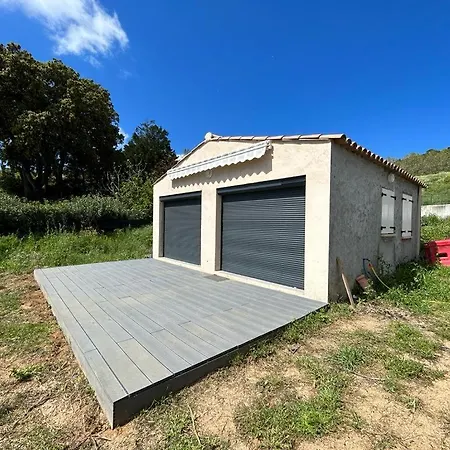 Casa de Férias Maison Proche Ajaccio Au Coeur Du Village