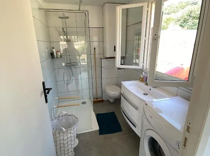 Casa de Férias Maison Proche Ajaccio Au Coeur Du Village Alata