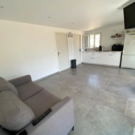 Maison Proche Ajaccio Au Coeur Du Village Hébergement de vacances Alata