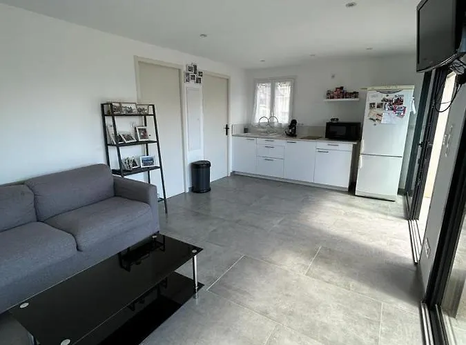 Maison Proche Ajaccio Au Coeur Du Village Hébergement de vacances *